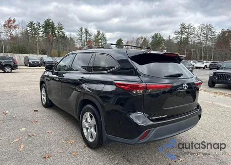 2021 Toyota Highlander Le z USA, uszkodzony, nr VIN 5TDBZRBH3MS113966